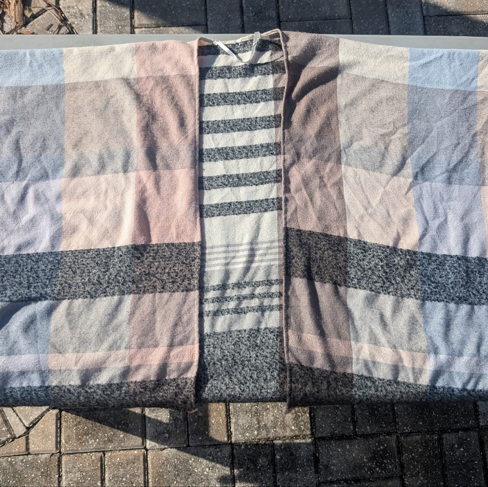 Plaid Pattern Shawl